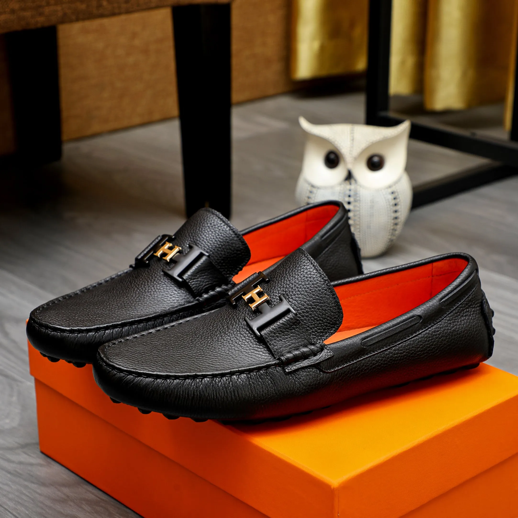 Factory price 380 🕷🕷【HERMES】The same style as Hermès counters🇨🇳Classic slip-on shoes 1:1 mold opening💯Original quality🍓Using imported first-layer cowhide🍅Pigskin lining🌶🌶Super high-end men's leather shoes🇨🇳Solid and stable Very special🍇 Available in black! Code number 38-44 (45.46.47. Can be customized)